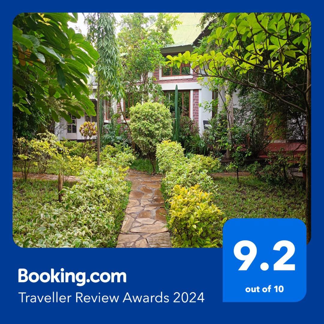 Shamba Hostel Usa River Екстериор снимка
