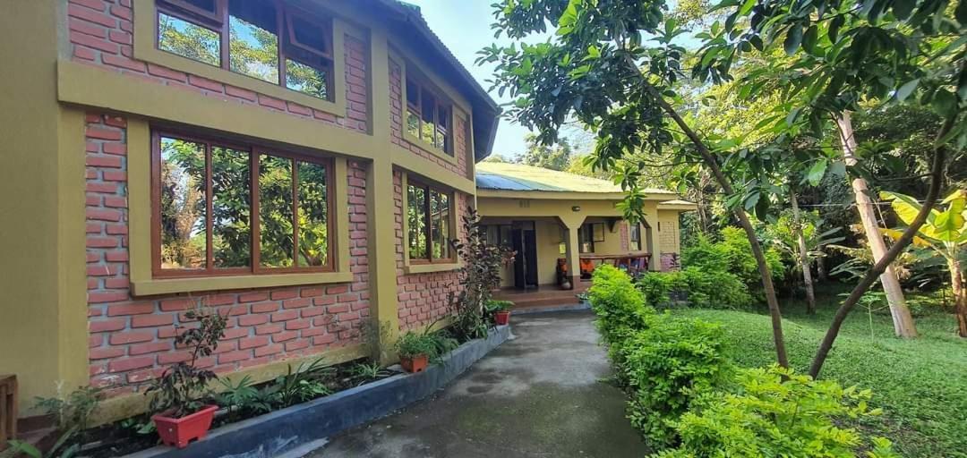 Shamba Hostel Usa River Екстериор снимка