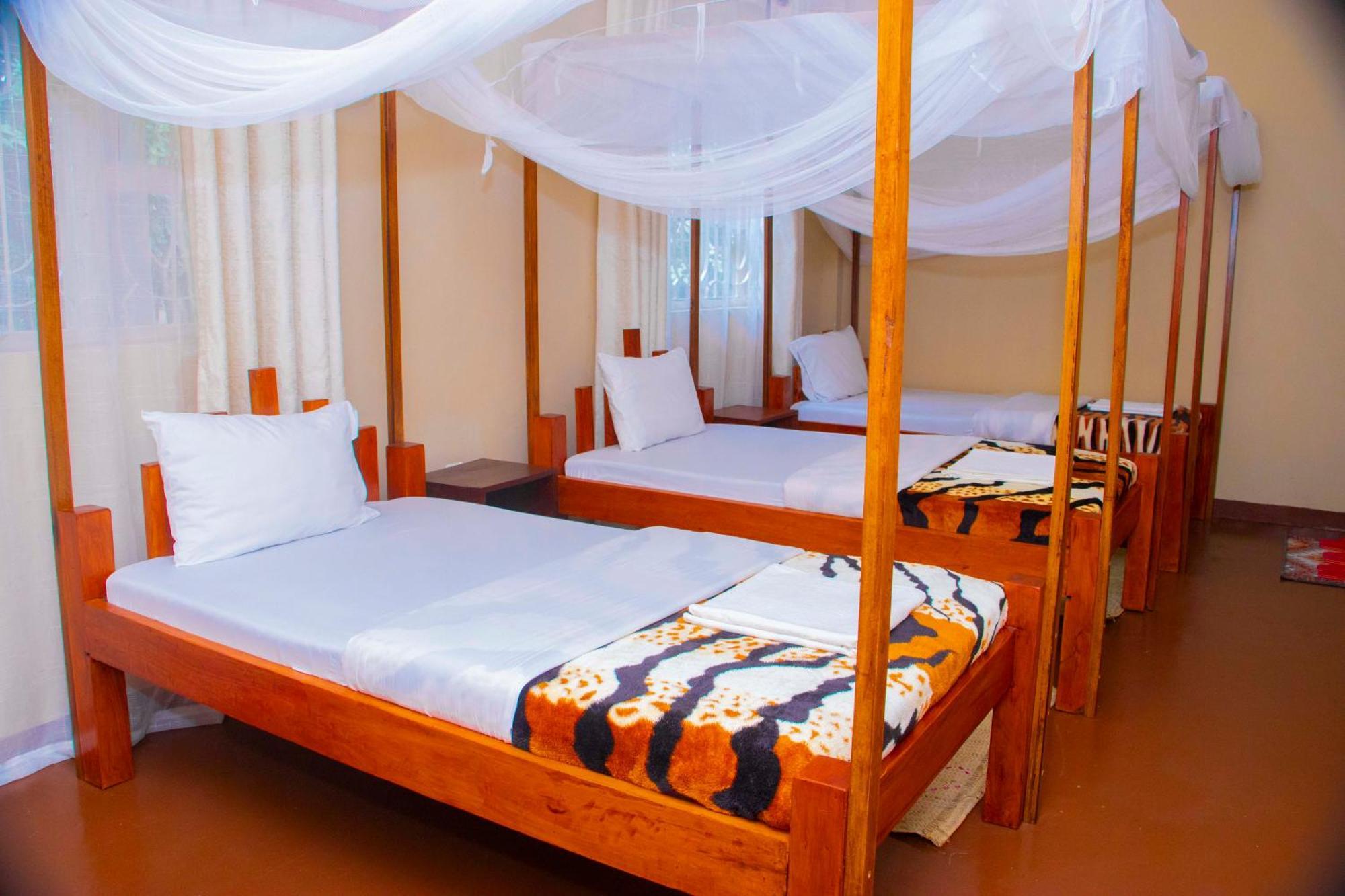 Shamba Hostel Usa River Екстериор снимка